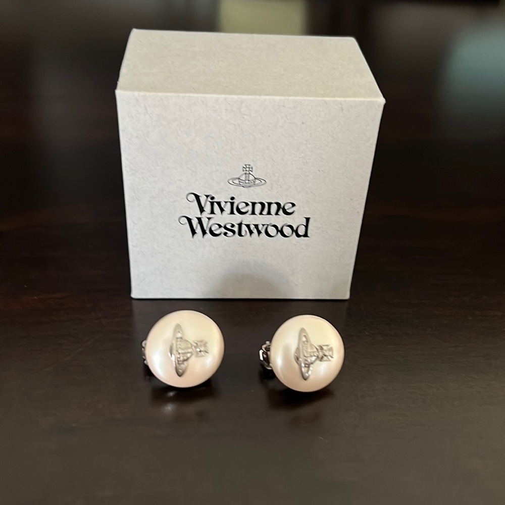 Vivienne Westwood Emmylou earrings